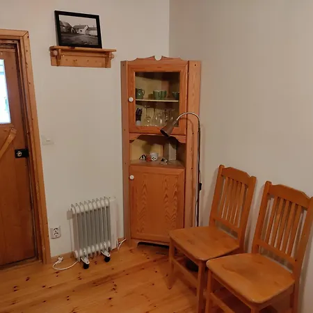 Maatilamatkailu Jaenisvaara Aittahuoneet Homestay szállás Kolinkylä