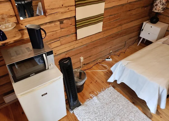 Maatilamatkailu Jaenisvaara Aittahuoneet 民宿